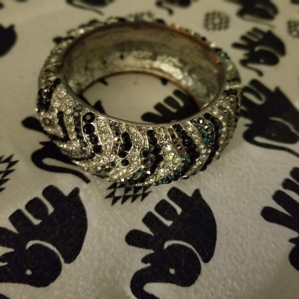 Jeweled cuff Bracelet